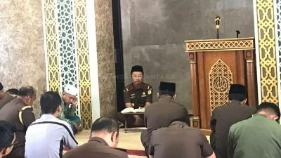 Kajati Riau Ingatkan Jajaran Bahwa Pentingnya Menjaga Gerakan dan Rukun Sholat