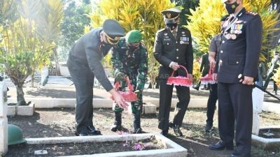 Peringati HUT TNI ke-77, Kodim 0822 Bondowoso Gelar Ziarah di TMP