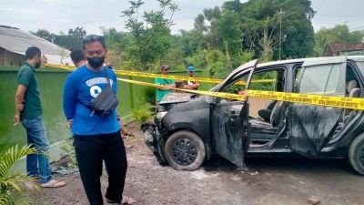 Diduga Dibakar Orang Tak Dikenal, Mobil Milik Ketua LSM Siliwangi Hangus Terbakar