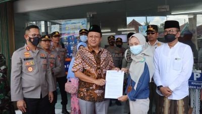 Melonjaknya Kasus AKI, Polres dan Dinkes Bondowoso Sidak Apotek