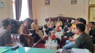 Asisten Intelijen Kejati Berikan Penyuluhan Hukum ke Kades di Kampar Kiri Terkait Program BUMDES