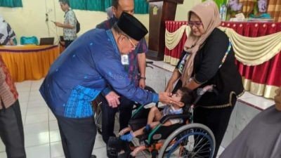 Wakil Wali Kota Padang Sidempuan Serahkan Alat Bantu Penyandang Disabilitas