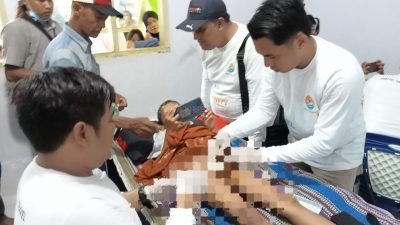 Dokter Traveller RSMS Naik Bukit, Berikan Pengobatan Gratis dan Sunatan Massal ke Pelosok Desa Arjasa