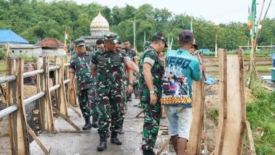 Danrem 084/BJ Tinjau Perkembangan Pekerjaan Sasaran Fisik TMMD Kodim 0826 Pamekasan