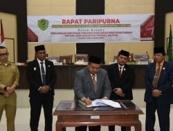 Bupati Bersama DPRD Setujui Ranperda APBD Tapsel TA 2023 Menjadi Perda