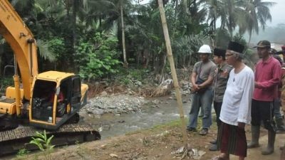 Bupati Trenggalek Minta Ada Penguatan Tepi Sungai dan Rekayasa Arus Sungai