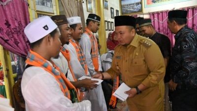 Bupati Dolly Berangkatkan 120 Jamaah Umroh dan 13 Diantaranya Pemenang MTQ Tapanuli Selatan