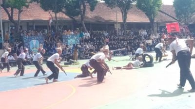 Unik, Peringati Hari Pahlawan Siswa SMAN Arjasa Perankan Pejuang Melawan Penjajah
