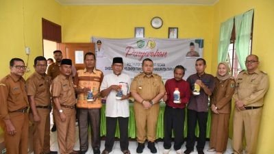 Bupati Tapsel Salurkan Pupuk Organik Cair Kepada 361 Kelompok Tani Se-Tapsel