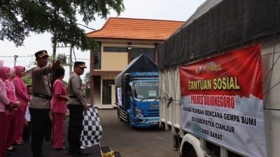 Polres Bojonegoro Salurkan Bantuan Kemanusiaan Kepada Masyarakat Terdampak Gempa di Cianjur