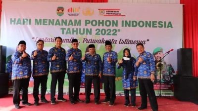 Mengenang Jasa Pahlawan, Korpri Purwakarta Tabur Bunga Sekaligus Pringati Hari Menanam Pohon Indonesia