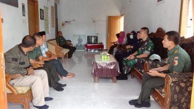 Sebagai Bentuk Empati, Dandim 0822 Bondowoso Laksanakan Takziah Kepada Anggota