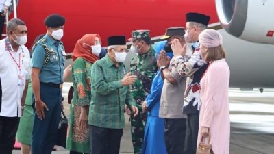 Wapres Ma’ruf Amin Bersama Rombongan Tiba di Kota 1001 Senja Kaimana