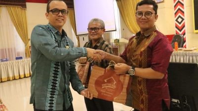 Pj Sekda Tapsel Buka Sosialisasi Penyusunan LKPJ dan LPPD