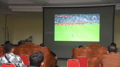 Bupati Tapsel Nobar Final Piala Dunia 2022 Bersama Kades Terpilih