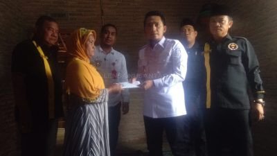 Kunker Wakil Bupati Lampura Didampingi Ketua IKS Serahkan Bantuan Kepada Ruki’ah