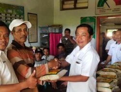 Sebanyak 159 Penyadap Aktif di BKPH Wonosari Bondowoso Terima Sembako, Berikut Ulasannya