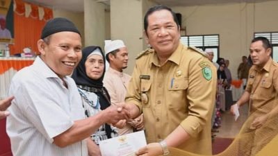 Wali Kota Padang Sidempuan Salurkan ZIS dari ASN