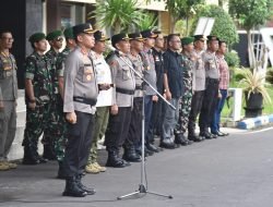Pimpin Apel Kesiapan Pengamanan Pergantian Tahun 2022-2023, Kapolres Bondowoso: Kedepankan Sikap Humanis