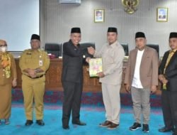 Ketua DPRD Kampar Terima Nota Keuangan Tahun Anggaran 2023 dan Dua Ranperda