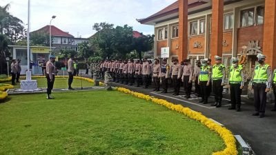 Puluhan Personel Diterjunkan Polresta Denpasar untuk Pengamanan Sidang Putusan SP3 Kasus Dugaan Penistaan Agama