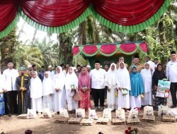 Hadiri Pengajian BKMT, Bupati Tapsel Disambut Dengan Acara Upa-Upa