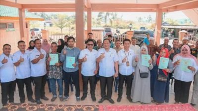 Wali Kota Padang Sidempuan Hadiri Penyerahan Simbolis 390 Sertifikat PTSL