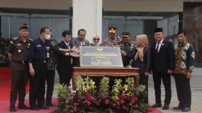 Sebagai Pusat Aspirasi dan Inspirasi, Bupati Anna Mu’awanah Resmikan Gedung DPRD Bojonegoro
