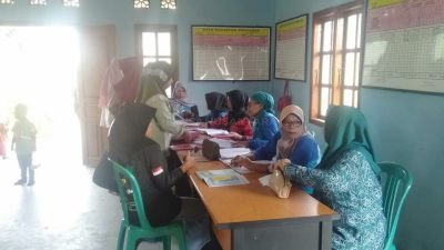 Antusias Masyarakat Say Umpu Way Kanan Mengikuti Posyandu Posbindu Stunting