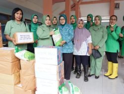 Peduli Banjir Bandang Ijen, Persit Kodim 0822 Bondowoso Salurkan Bantuan untuk