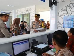 Pastikan Pelayanan Sesuai Prosedur, Kapolres Pamekasan Cek Pelayanan SIM