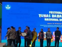 Pemkab Tapsel Terima Penghargaan dari Mendikbud Ristek RI