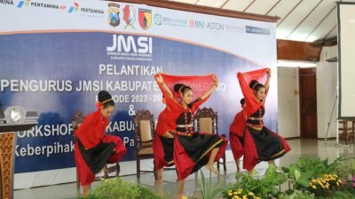 Tari Kreasi Geni Kahuripan UKM Kesenian Unigoro Meriahkan Acara Pelantikan JMSI kabupaten Bojonegoro