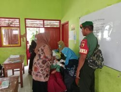 Babinsa Koramil 0826-01 Pamekasan Laksanakan Pendampingan Imunisasi Campak di SDN Teja Timur