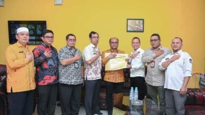 KPU Padang Sidempuan Serahkan RAB Pilkada Tahun 2024