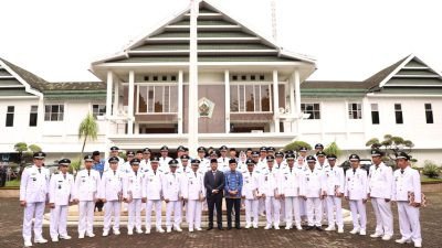 Hari Kesadaran Nasional, 15 Kepala Desa di Bantaeng Terima Lencana Desa Mandiri