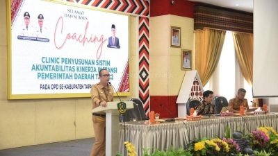 Bupati Tapsel Buka Coaching Clinic Penyusunan SAKIP LAKIP