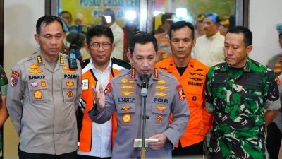 Kapolri Tinjau Evakuasi Kapolda Jambi dan Rombongan, Apresiasi Kerja Keras Tim Gabungan