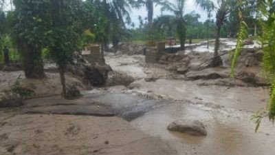 Malampah Pasaman Diterjang Banjir Bandang, 3 Rumah Hanyut dan 2 Jembatan Putus