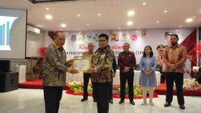 Wakil Bupati Pulau Taliabu Terima Penghargaan Percepatan Penurunan Stunting