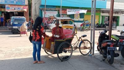 Pemuda Pancasila Bantaeng Peduli Sosial di Jum’at Berkah Bagikan Nasi Kotak