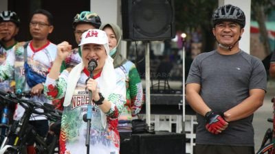 Bupati Bojonegoro Bersama Forkopimda Berangkatkan Ribuan Warga Gowes Bareng Bu’e