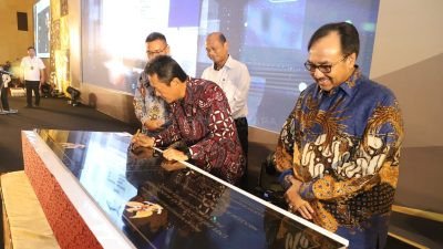 Bupati Benny Utama Dampingi Menteri KKP RI Resmikan Pabrik Pakan Ikan di Pasaman