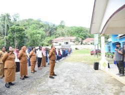 Bupati Dolly Pasaribu Berkantor di Kecamatan Tantom Angkola Tapsel