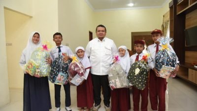 Bupati Tapsel Apresiasi Enam Pahlawan Muda FTBI