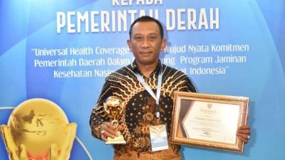 Pemkab Bojonegoro Terima Penghargaan UHC dari Wapres RI