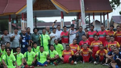 Memperingati HPN 2023, Pemda Pelalawan Gelar Pertandingan Sepak Bola