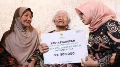 Bupati Blitar Kunjungi dan Berikan Bantuan Bagi Warga Tidak Mampu di Sanankulon