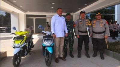 Ketua DPRD Bogor Berikan Hadiah 2 Unit Motor Kepada Anggota TNI-Polri