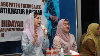 Ketua TP PKK Trenggalek Kreasi Menu Simpel Atasi Stunting Dalam Safari Ramadan di Desa Ngepeh